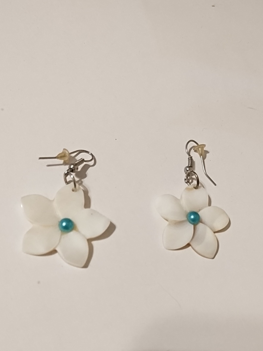 NEW White Flower Earrings with Turquoise Center - Women Jewelry